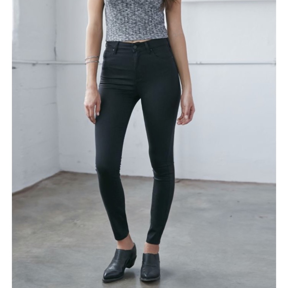 Bullhead high-rise skinny black jeans.